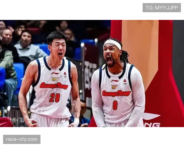 广州足球俱乐部新赛季阵容调整，年轻球员逐渐在联赛中挑起大梁。